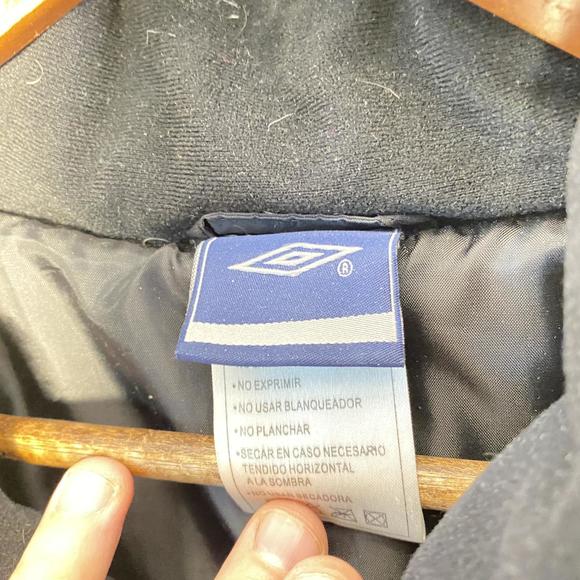 Umbro fill down black XL - Picture 6 of 13